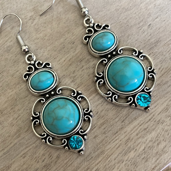 Vintage Boho Drop Dangle Earrings Ancient Silvery Style With Turquoise Stone - Picture 3 of 11